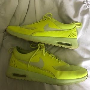 Nike Thea